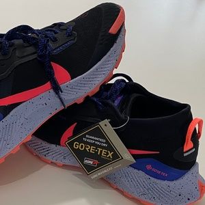 Nike Women's Pegasus Trail 3 GORE-TEX Trail Running Shoes (Size 7.5) Blk/Crimson